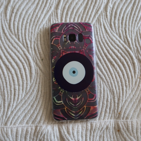📱FREE WITH PURCHASE OF $30+ EVIL EYE DESIGN CELLPHONE CASE - Picture 3 of 5